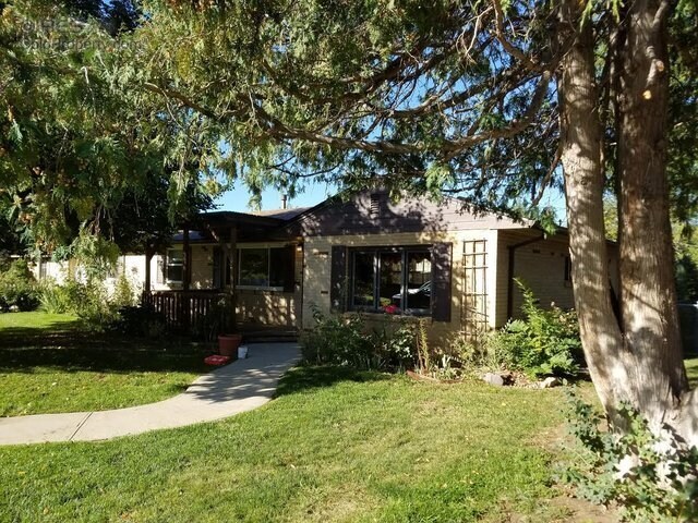 Building Photo - Fantastic Brick Ranch w/ 3 bedrooms and a Huge 2 Car Garage!