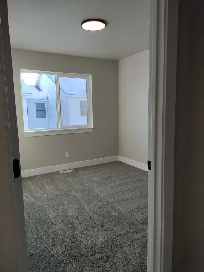 Building Photo - 2919 Homewood Dr