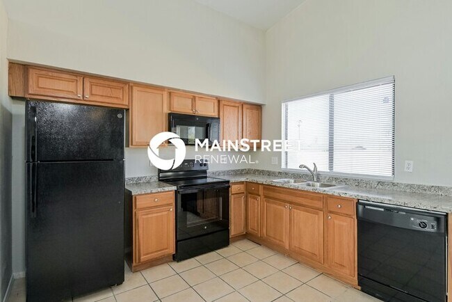 Building Photo - 3 Bedroom Pet-Friendly Home in Tucson, AZ with Main Street Renewal