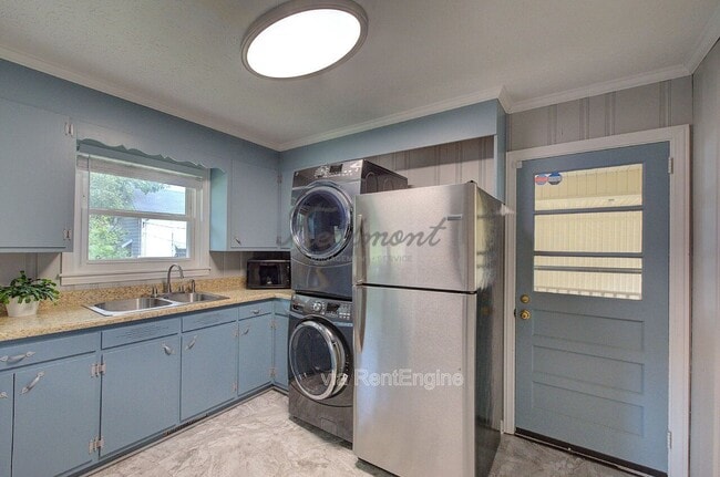 Building Photo - 301 Bannister St