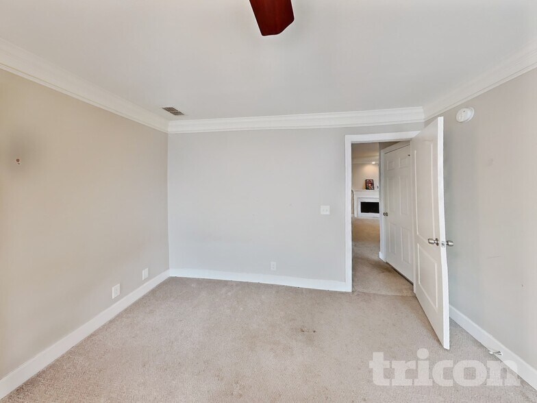 Building Photo - 947 Lavergne Ln