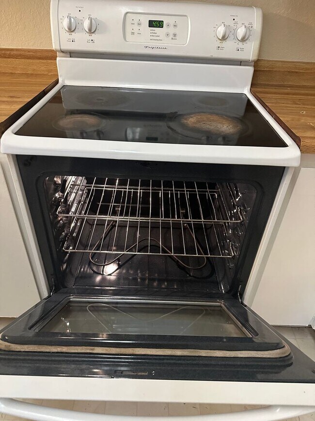 Building Photo - Beautiful & Large 2bd/ 2ba Condo