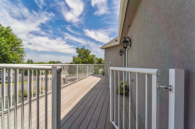 Building Photo - 4949 Rau Ln