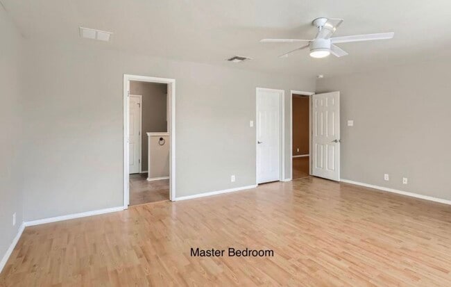 Building Photo - 518 Pecos Cir
