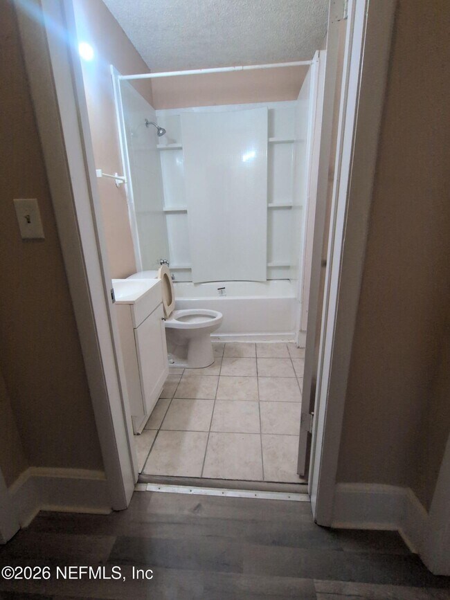 Building Photo - 1319 Steele St