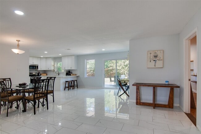 Building Photo - 8922 Opelika St