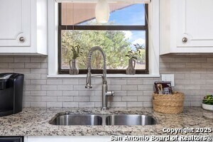 Building Photo - 1267 E Common St