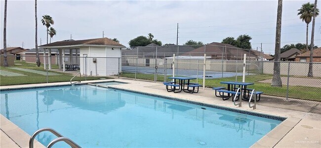 Building Photo - 309 N 36th Ln
