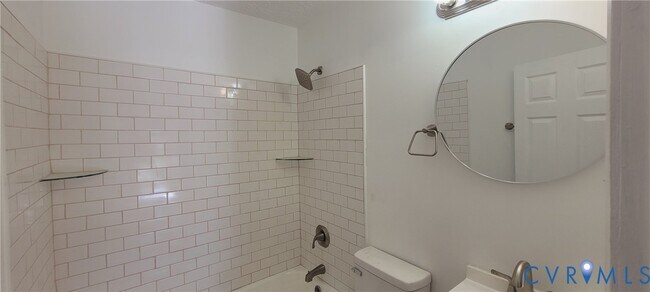 Building Photo - 315 St Mark St