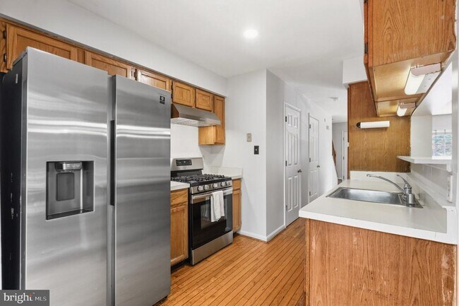 Building Photo - 45547 Hutchens Square