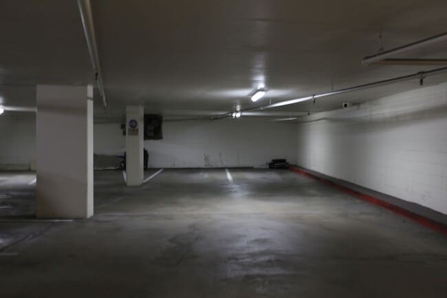 Building Photo - Liliuokalani Plaza – 2 bedroom, 2 bath wit...