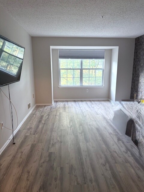 Building Photo - 1337 Paddington Rd