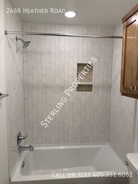 Building Photo - 2468 Heather Rd