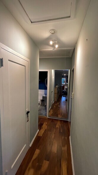 Building Photo - 3338 Valley Dr