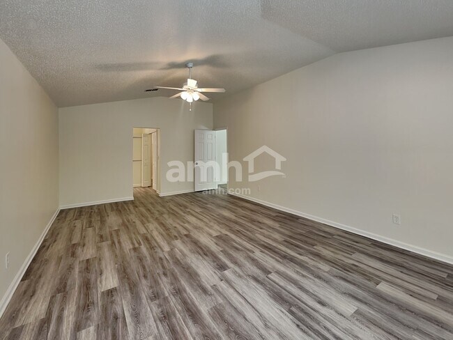 Building Photo - 145 Johns Glen Dr