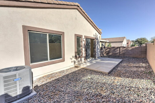 Building Photo - Located in beautiful Rancho Sahuarita!!!!!!!!!!!!