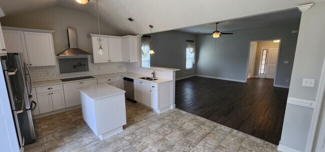 Building Photo - 3 Bedroom 2 bath Across the street from Fort Gordon