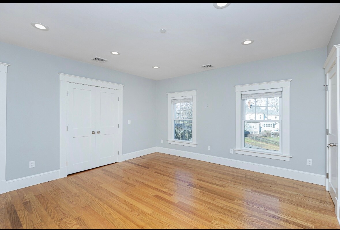 Building Photo - 4 East St