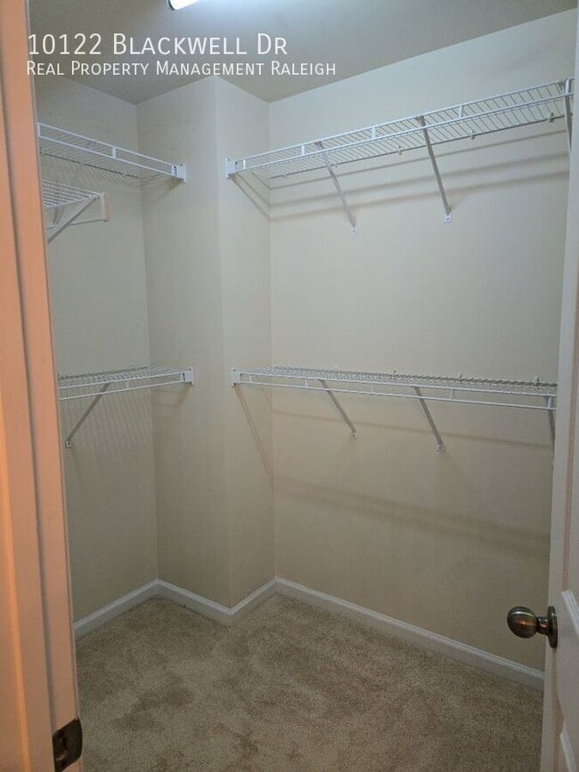 Building Photo - 10122 Blackwell Dr