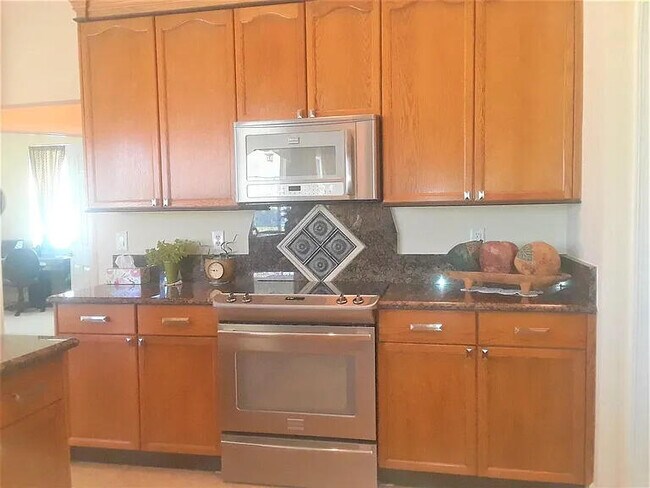 Building Photo - 2347 SW Kent Cir