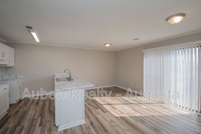 Building Photo - 2311 Walden Dr