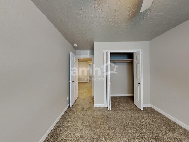 Building Photo - 10647 Avalon St