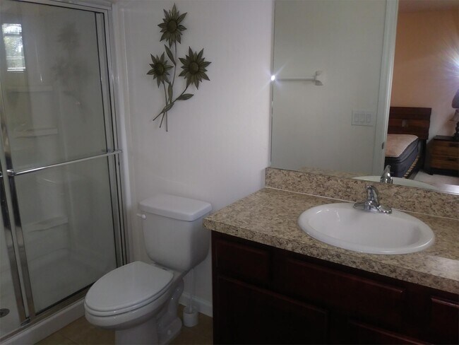 Building Photo - 1438 Chelsea Dr