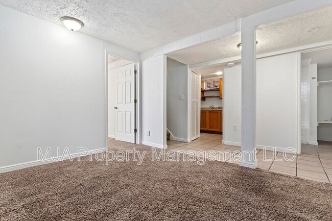 Building Photo - 443 Dorothea Way