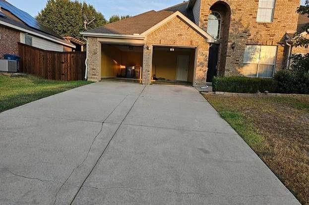 Building Photo - 215 Lairds Dr