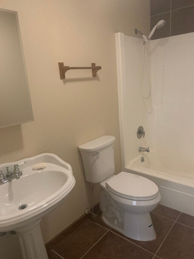 Building Photo - 13918 Marybrook Dr