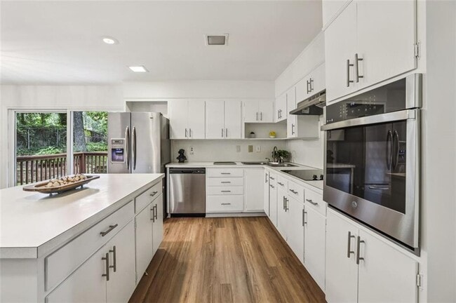 Building Photo - 3705 Donaldson Dr NE