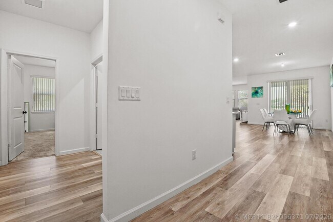 Building Photo - 1826 Lake Cove Dr