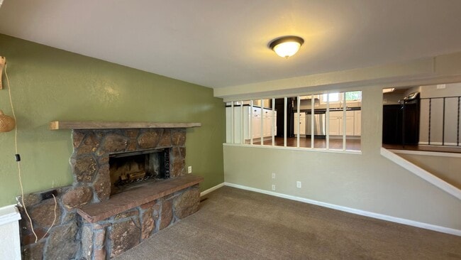 Building Photo - 1202 Paloverde Dr