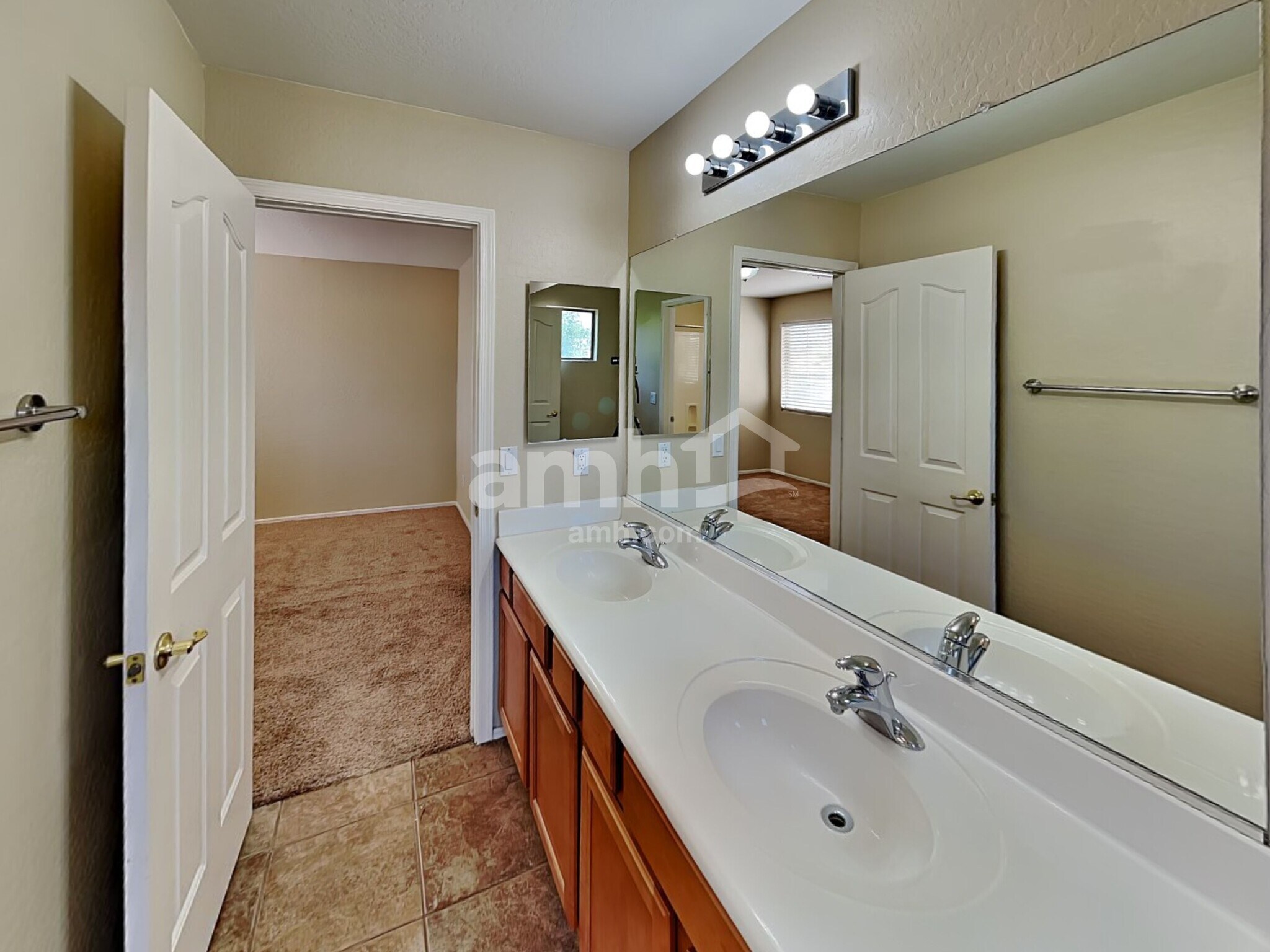 Building Photo - 4242 E Patrick St