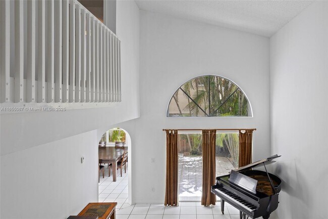 Building Photo - 15623 SW 100th Ln