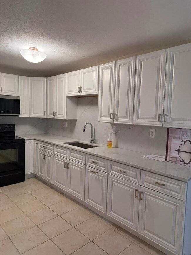 Building Photo - 9519 Birmingham Dr