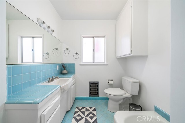 Building Photo - 333 28th St