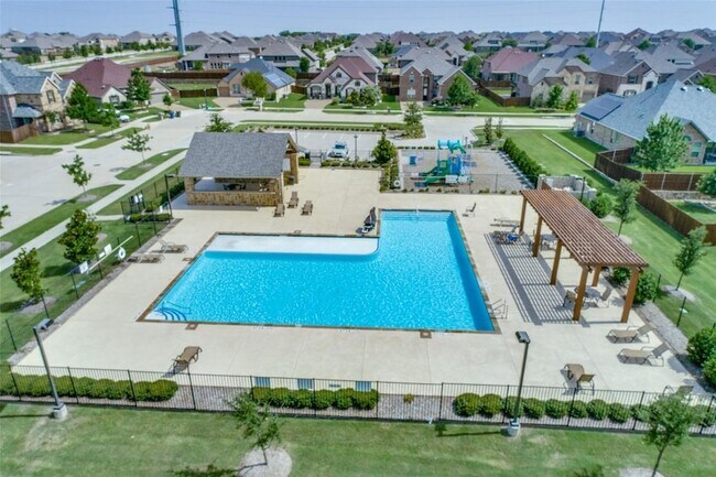 Building Photo - 14106 Summerwoods Ln