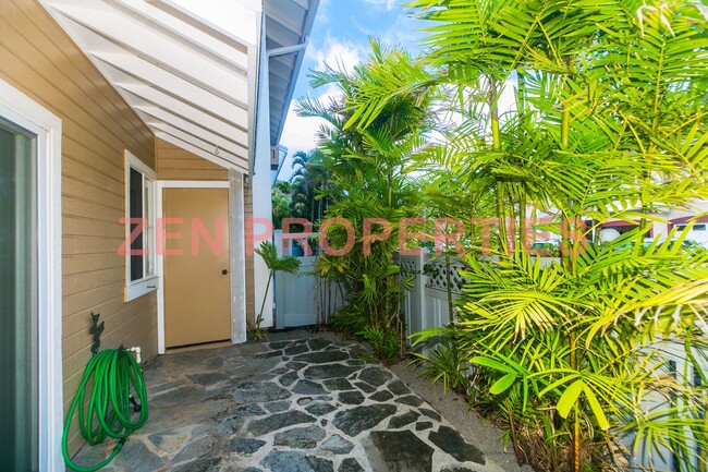 Building Photo - Lalea at Hawaii Kai- 3 bedroom, 2.5 bath t...