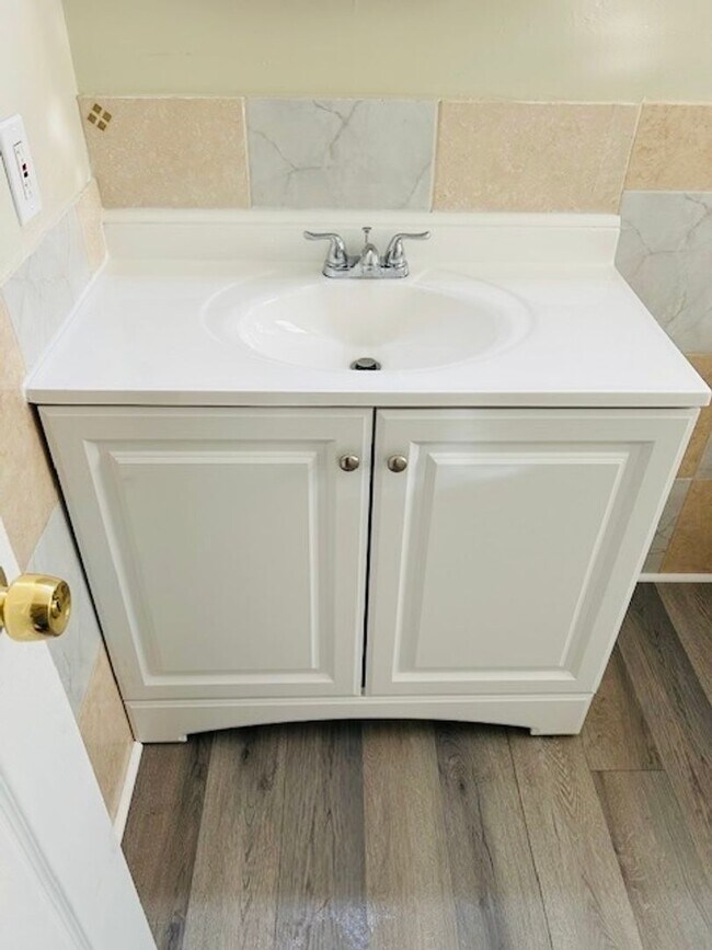 Building Photo - 3/1 House in Ft. Pierce