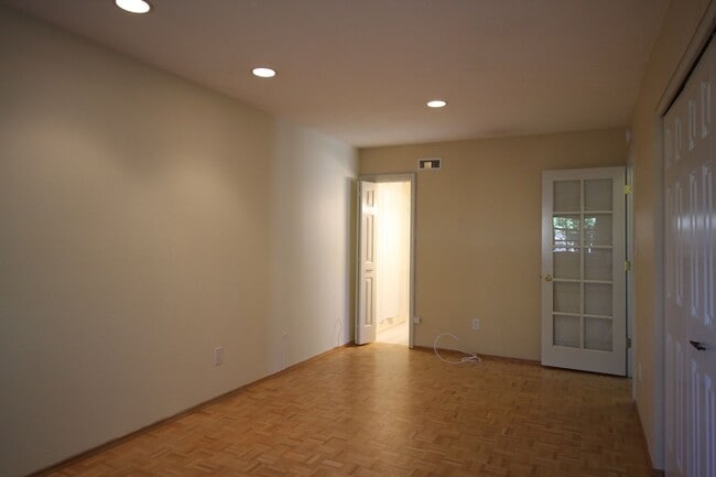 Building Photo - 3 bd 2 ba, House With Pool (San Carlos 92119)