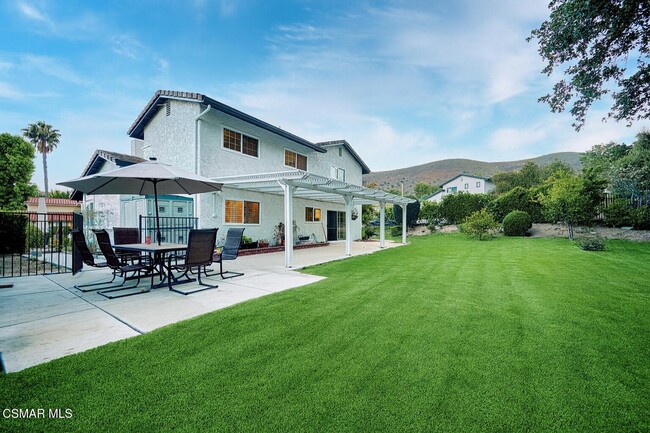 Building Photo - 6058 Hedgewall Dr