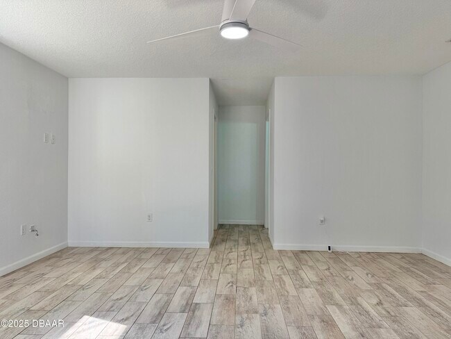 Building Photo - 126 Ormwood Dr