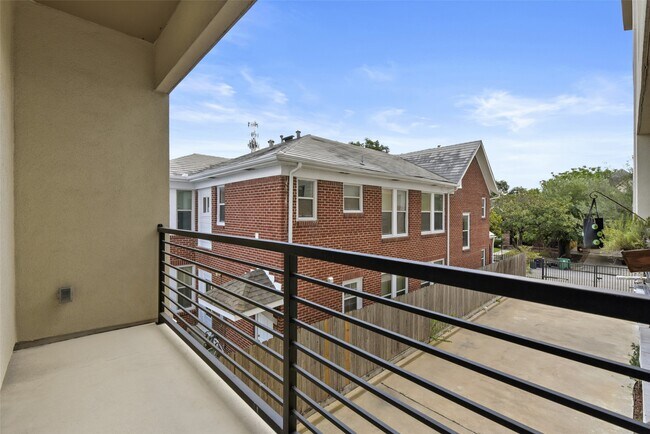 Building Photo - 2109 Winbern St