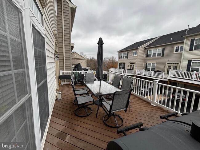 Building Photo - 3120 King Ln