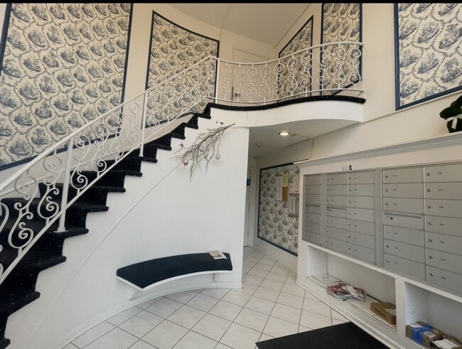 Building Photo - 5501 Carriage Way Dr