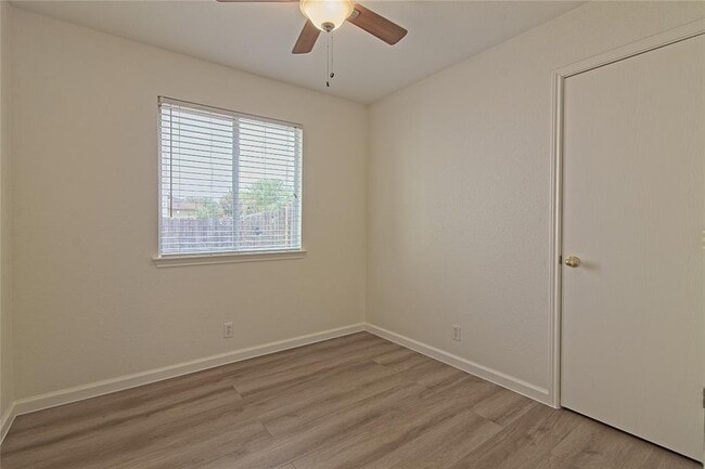 Building Photo - 313 Avalanche Ave