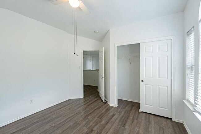 Building Photo - 1016 Tom Seaver Pl