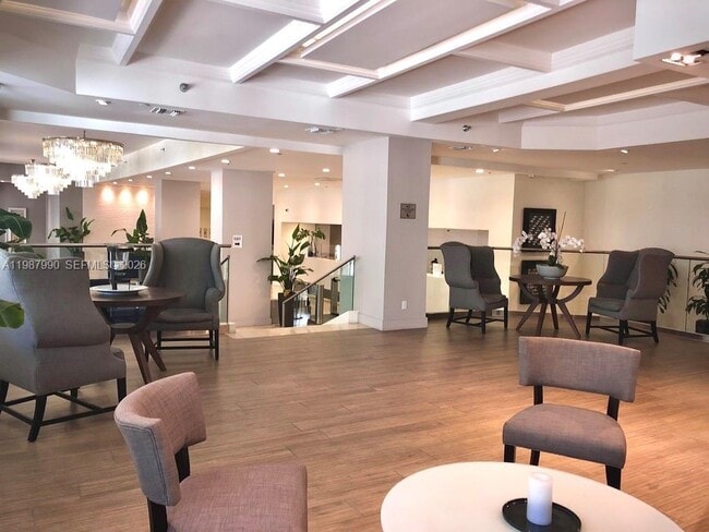 Building Photo - 100 Lincoln Rd