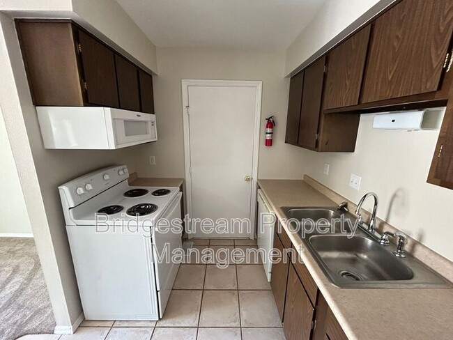 Building Photo - 3553 Golden Meadows Ct